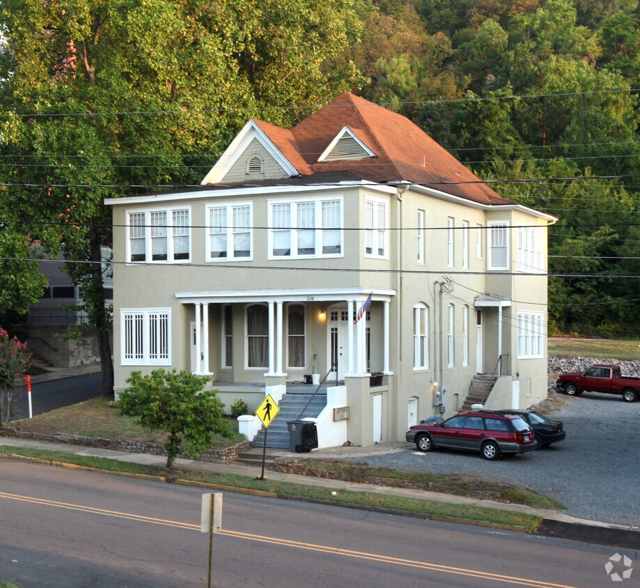 236 Prospect Ave, Hot Springs National Park, AR 71901 Apartments in