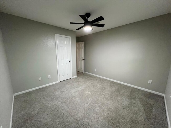 Foto del edificio - 5344 Tallowpine Terrace