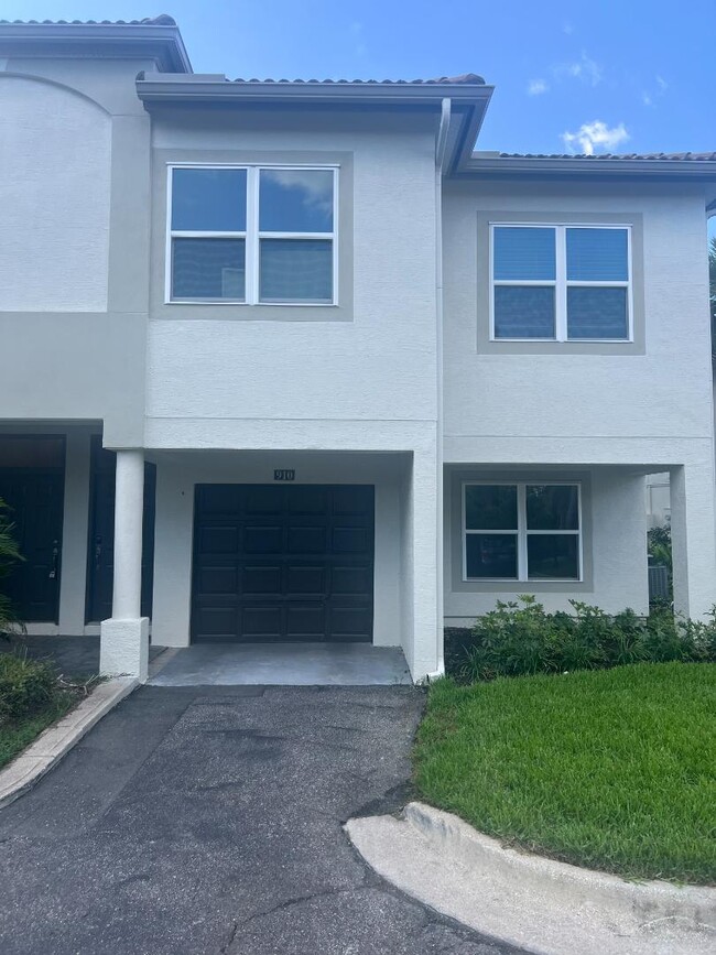 Building Photo - 910 Normandy Trace Rd