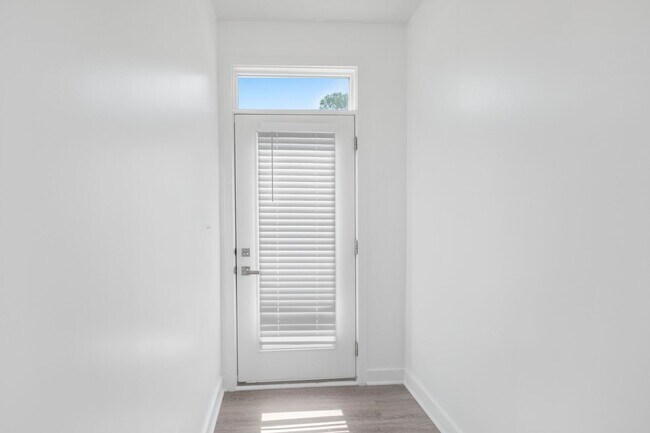Foto del edificio - Spacious 3 BR/3.5 BA Townhome in Brooklyn ...