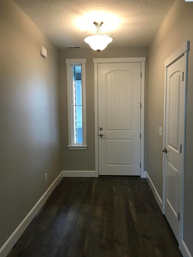 Foto del edificio - 3 Bed/2 Bath Pasco Rambler on Cul-de-Sac