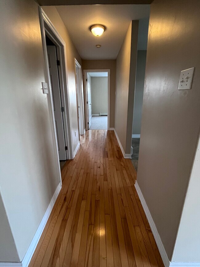 Photo du bâtiment - Welcome to Ashwood Apartments –  Two-Bedro...