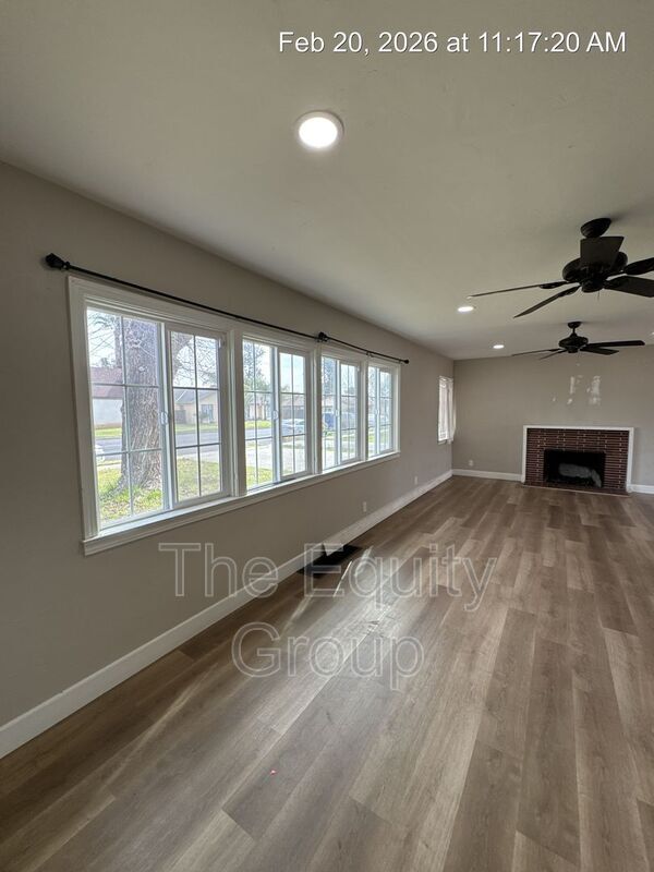 Foto del edificio - 461 N Bates Ave