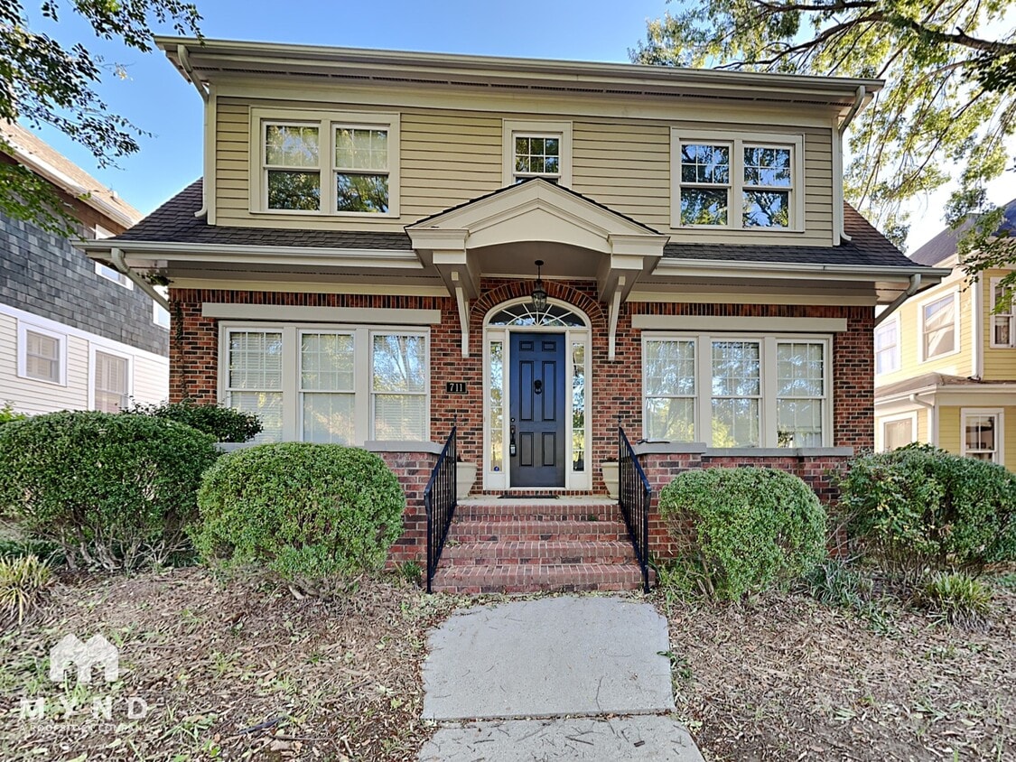 Foto principal - 711 E 9th St