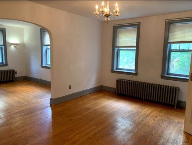 Building Photo - 102 Edgewood Ave