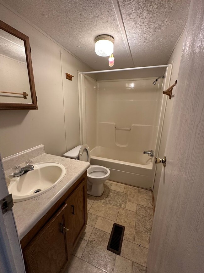 Foto del edificio - 3 bedrooms, Wagener, $950, 803-537-0185