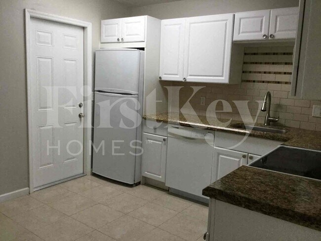 Foto del edificio - 3549 SW 16th St