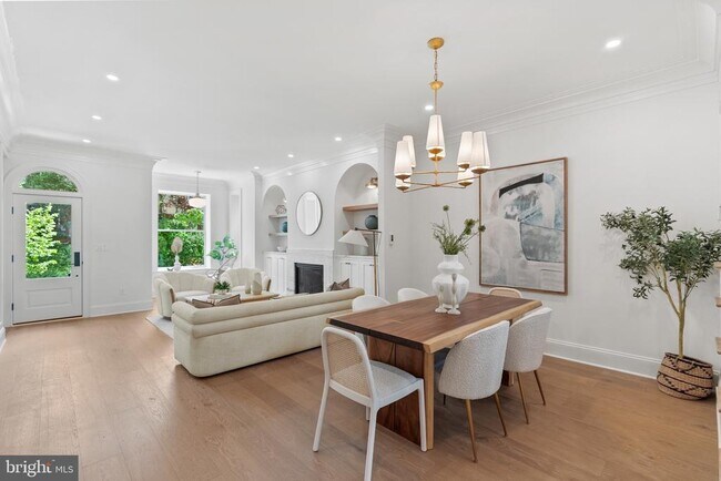 Foto del edificio - 2460 Ontario Rd NW