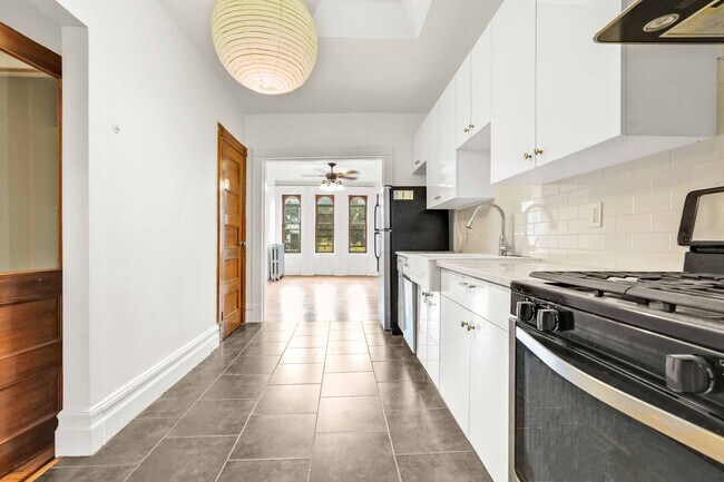 Foto del edificio - 678 Sterling Pl