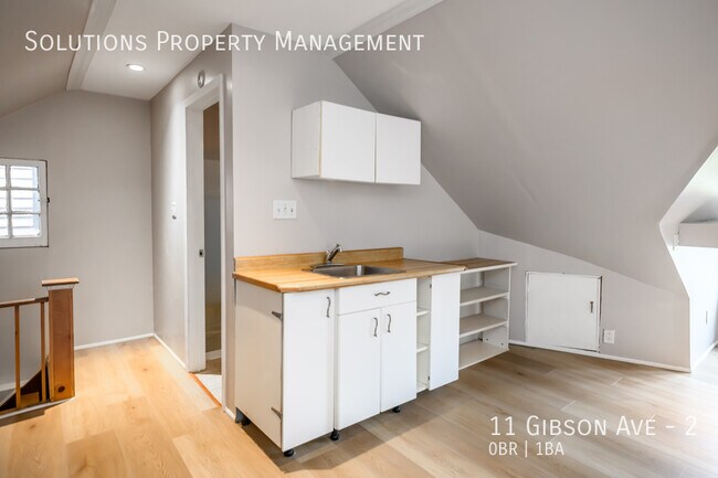 Photo du bâtiment - **Bright and Open All Incl. Studio Unit in Central Hamilton**