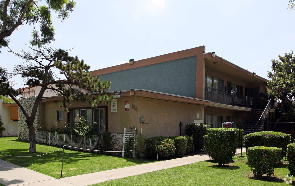 Primary Photo - 134 E. Wakefield Ave.