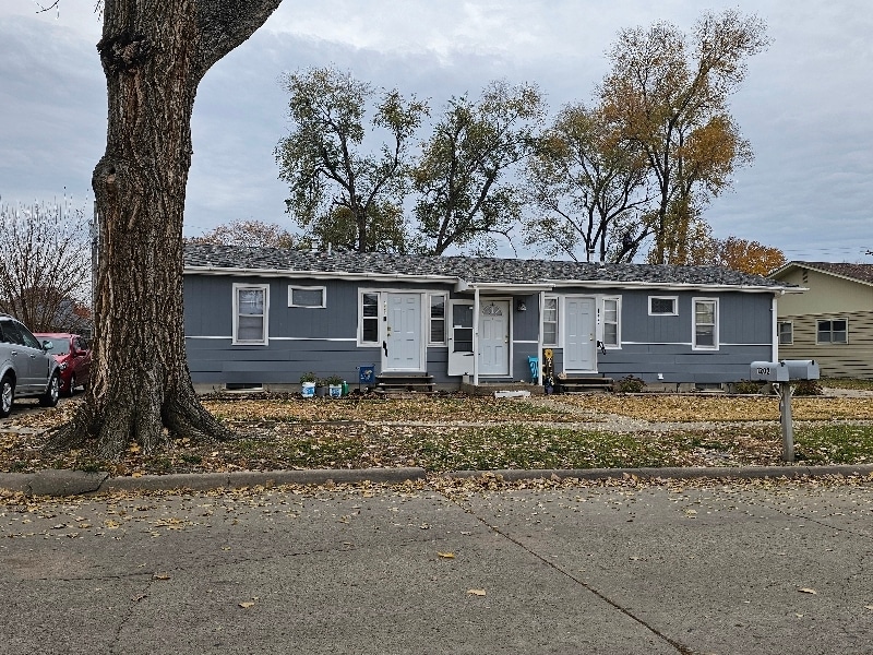 Primary Photo - 1200 Faith Dr