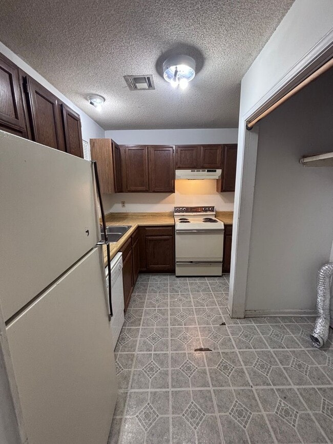 Foto del edificio - 114 Hummingbird Ln