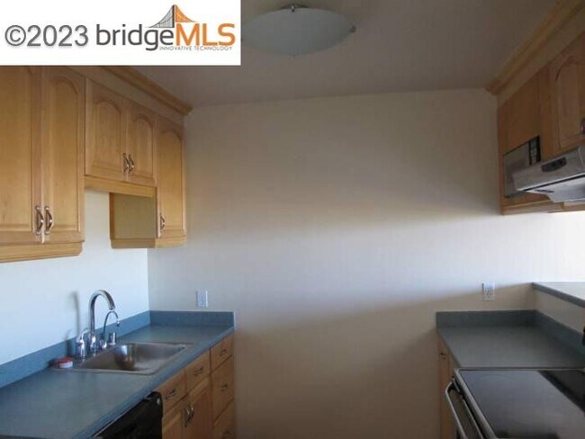 Building Photo - 1 Embarcadero-