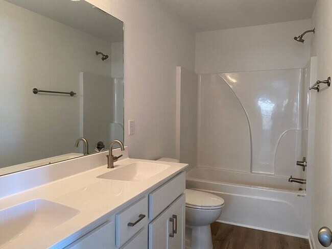 Foto del edificio - New House Near Nashboro Village - Close to Airport & Lake!