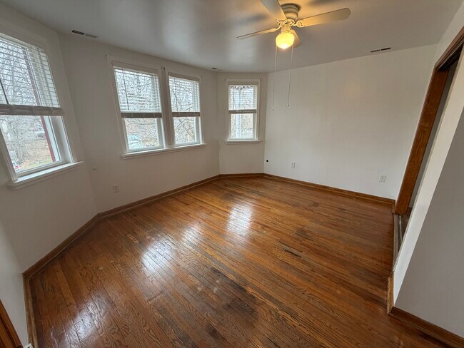 Foto del edificio - 121 Kellogg St