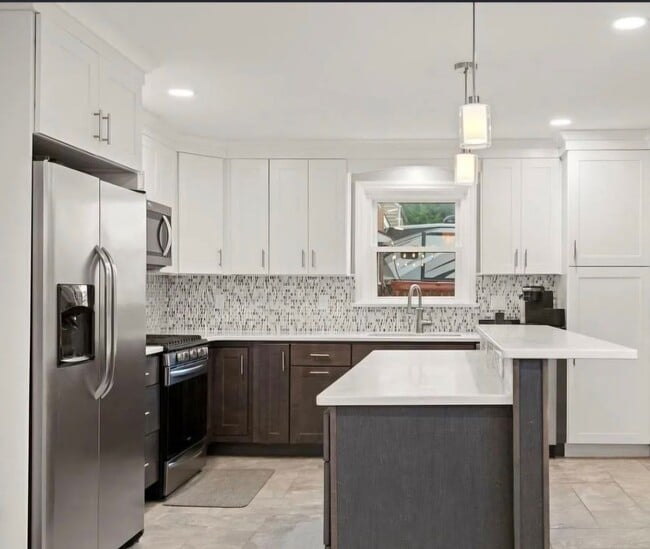 Building Photo - 923 Rohrerstown Rd