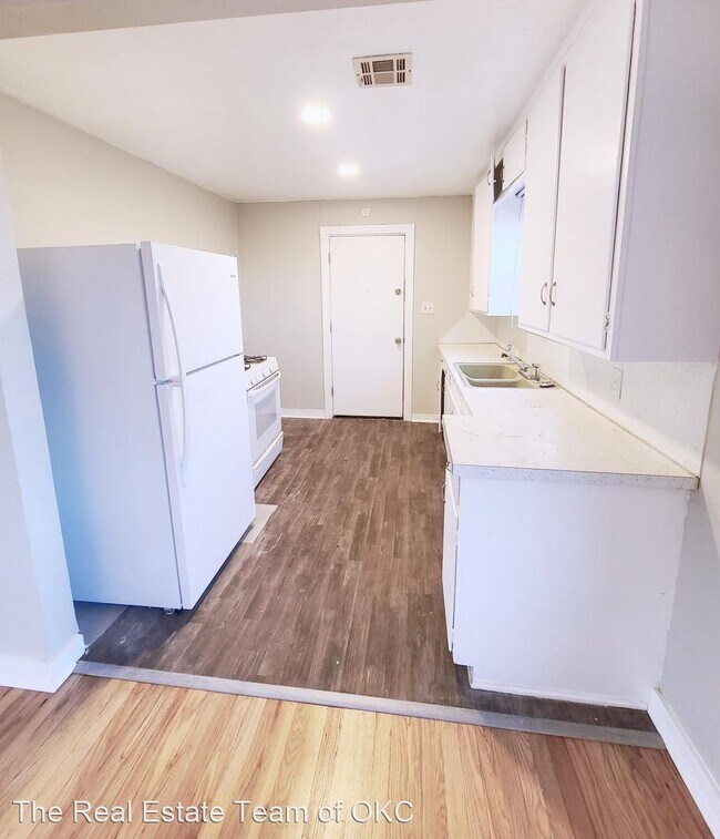 Building Photo - 2 br, 1 bath House - 3205 NW 31st St