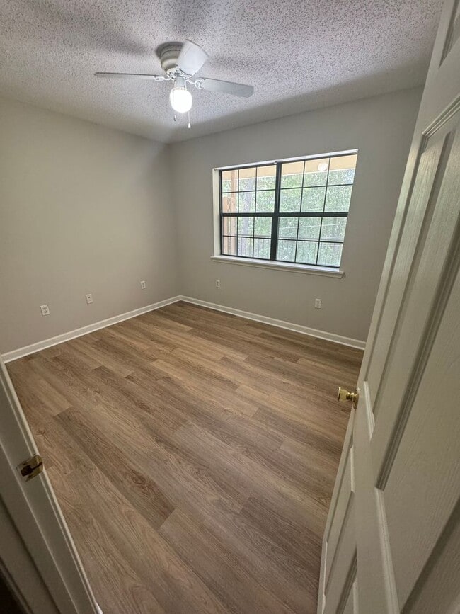 Foto del edificio - 612 Optimistic-Park Place