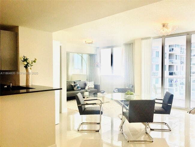 Building Photo - 1871 NW S River Dr