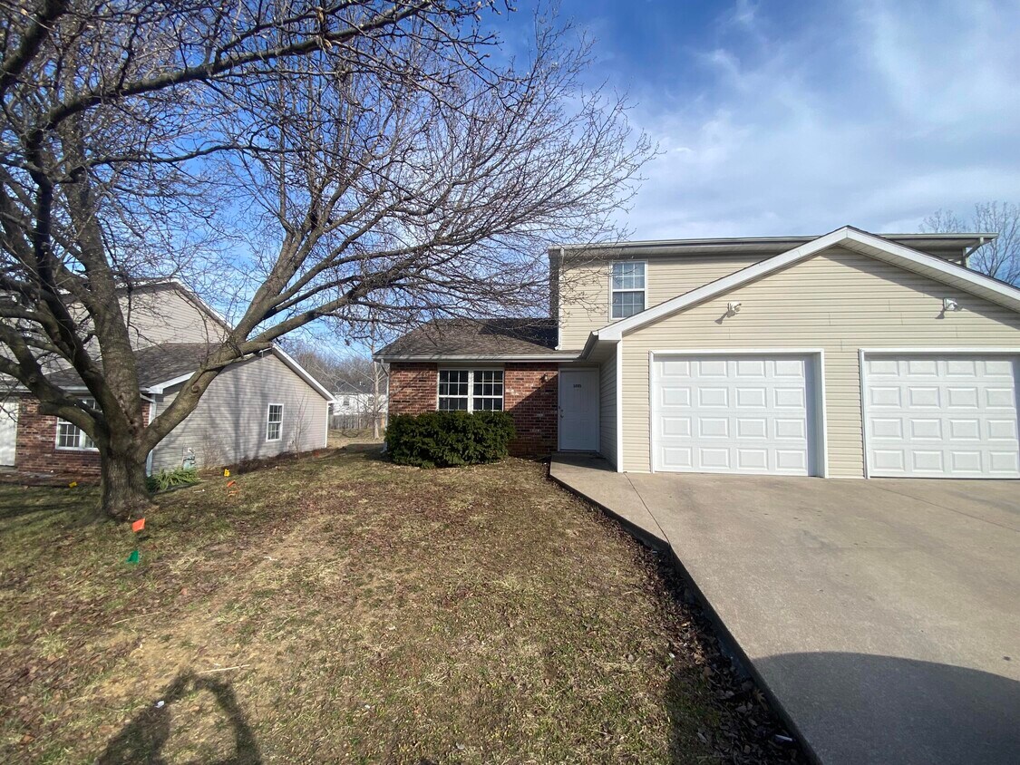 Primary Photo - 5805 E Limoges Dr