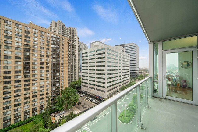 Foto del edificio - 20 Newport Pkwy