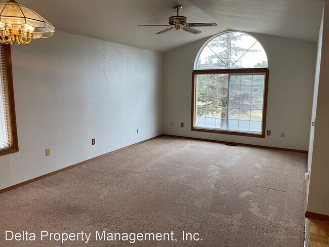 Foto del edificio - 3 br, 2 bath House - 4606 127th Pl SE