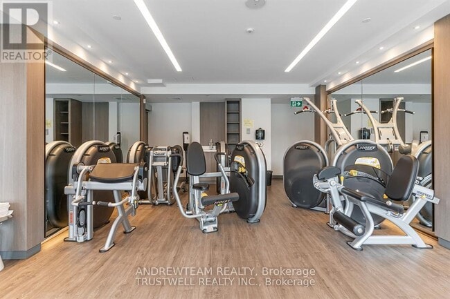 Building Photo - 77 Shuter St