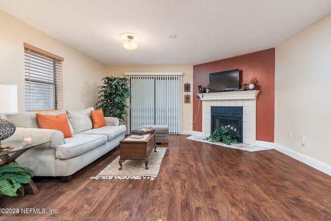 Foto del edificio - 1604 Arcadia Dr