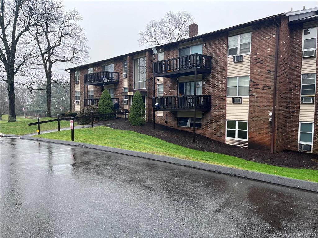 29 Balance Rock Rd Unit 12, Seymour, CT 06483 Condo for Rent in