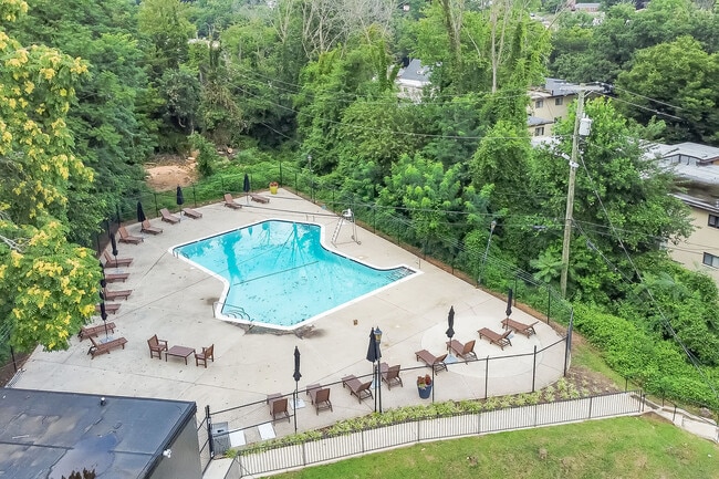 Swimming Pool - Fox Glen