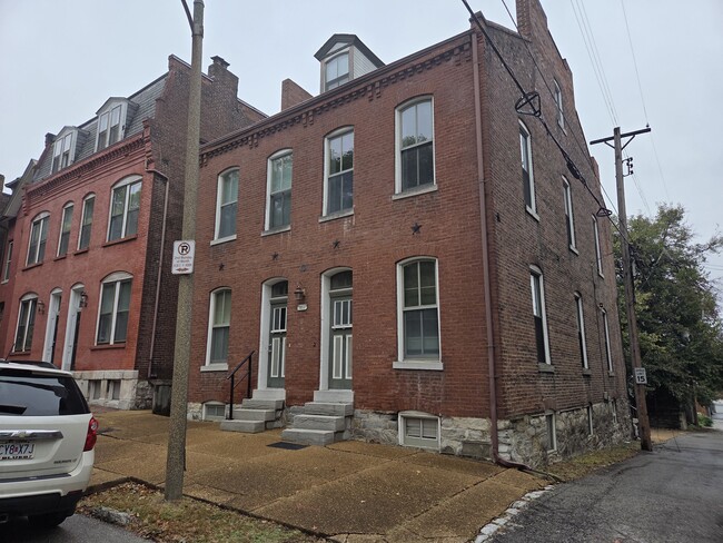 Building Photo - 1217 Lami St