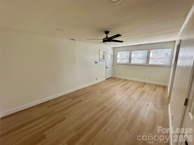 Foto del edificio - 1450 Academy St