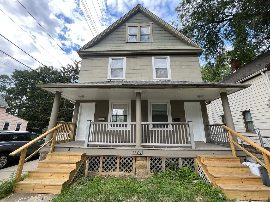 Primary Photo - 4420 Bush Avenue, Unit 1