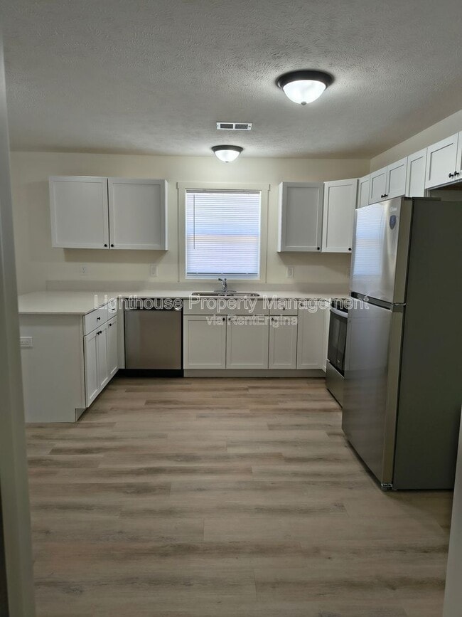 Building Photo - 313 Orchard Ave