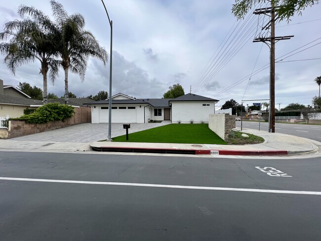 Building Photo - 8300 Sedan Ave