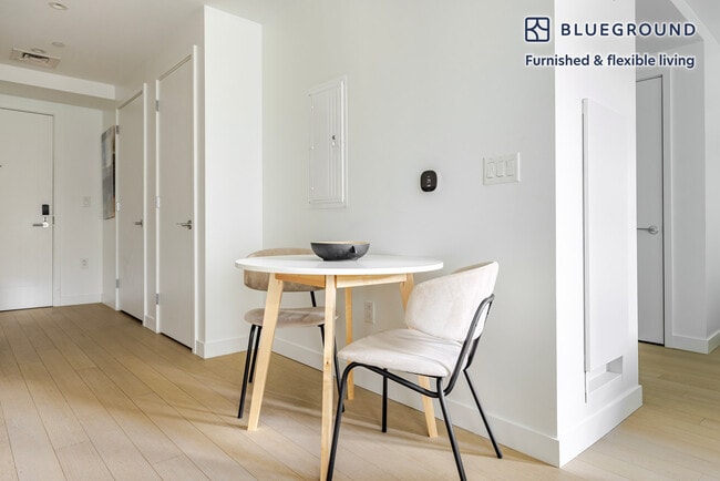 Building Photo - 390 Harrison Ave