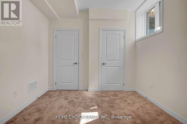 Photo du bâtiment - 143 Terry Fox Dr