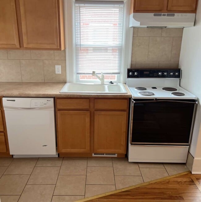 Photo - 2114 S Washington St House