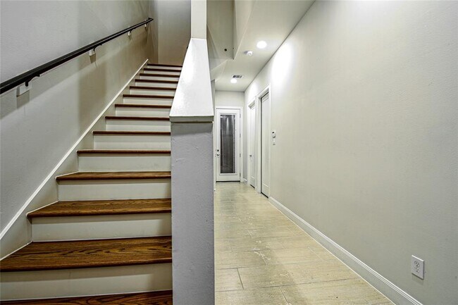 Foto del edificio - 2403 Jackson St