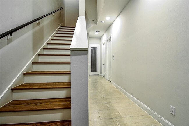 Building Photo - 2403 Jackson St