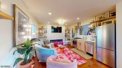 Building Photo - 121 3rd St