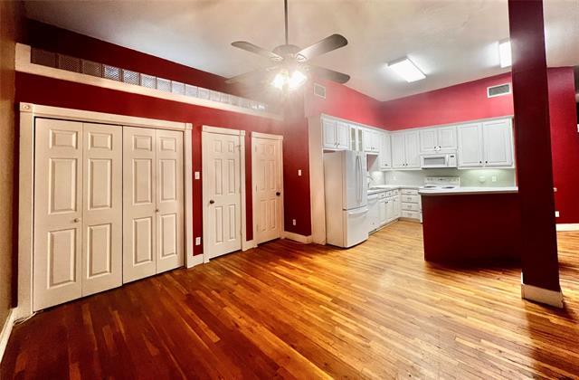 Foto principal - 118 W Oak St