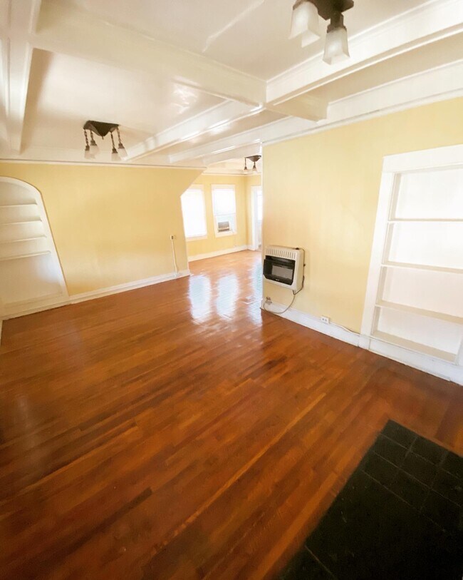 Building Photo - 820 Prospect St