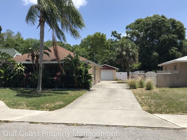 Foto del edificio - 2 br, 2 bath House - 1007 45th St W