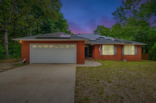 Building Photo - 121 Hillwood Dr