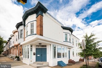 Building Photo - 600 S Linwood Ave