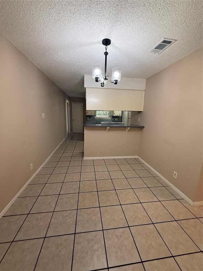 Foto del edificio - 1402 Westcott Dr