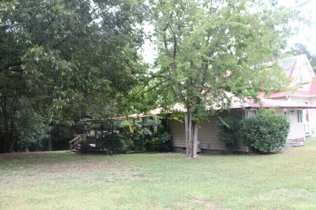 Foto del edificio - 1725 Cuscowilla Ln