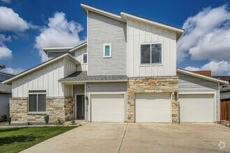 Building Photo - 11116 Charger Wy